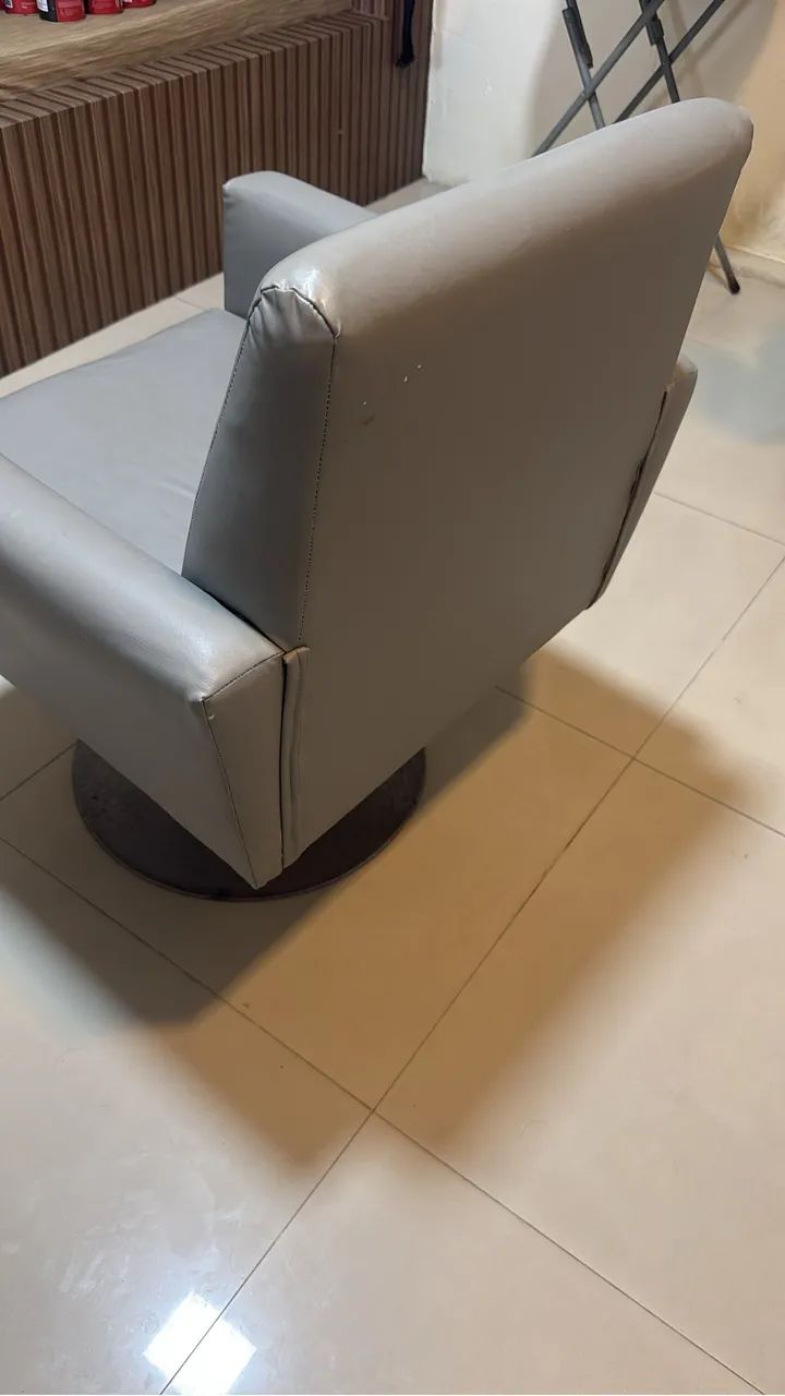 Vendo poltrona giratória  - Foto 2
