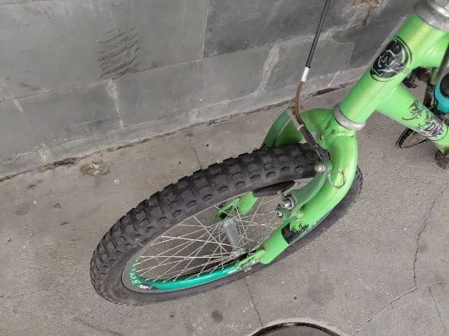 Bicicleta aro 20 pegar e andar - Foto 5