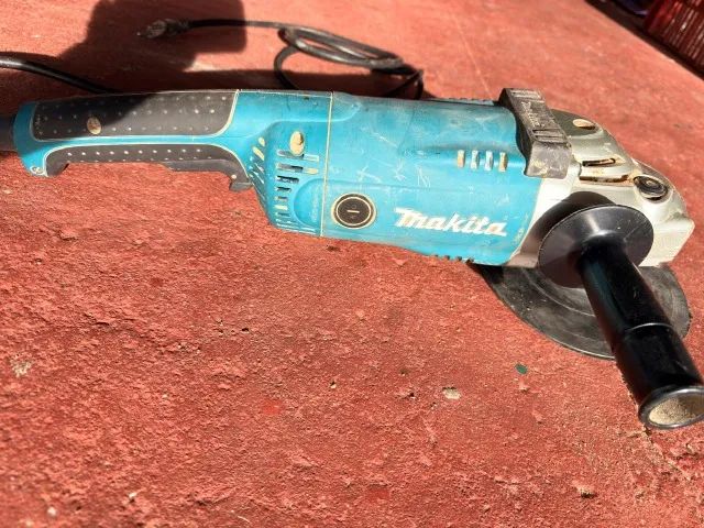 Lixadeira Angular Makita SA7021 7? 2200W
