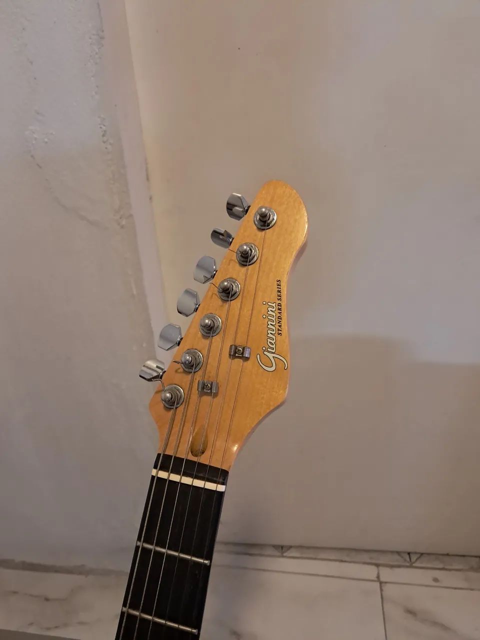 Guitarra Giannini 