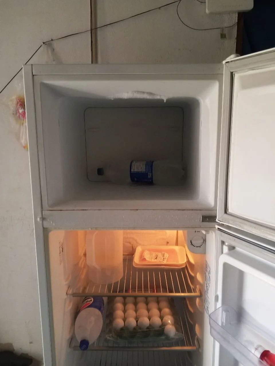 Vendo geladeira Electrolux Branco  - Foto 5