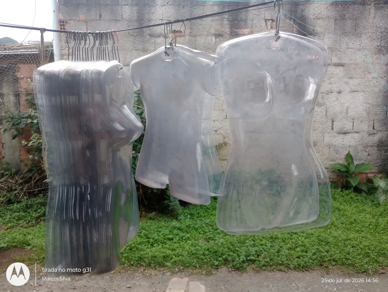 Vendo manequim de cabides transparente tenho 26  - Foto 4