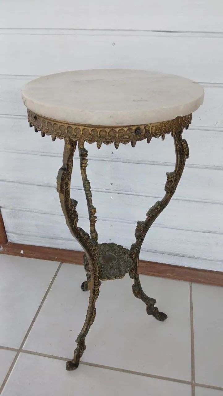 Mesa lateral antiga/ clássica com tampo de pedra - Peça Decorativa - Foto 2