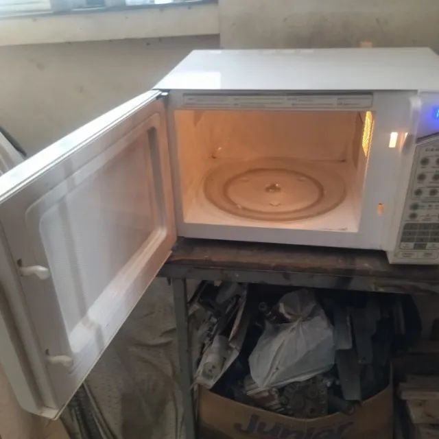Microondas Eletrolux 31 Litros 127v, funcionando perfeitamente - Foto 2