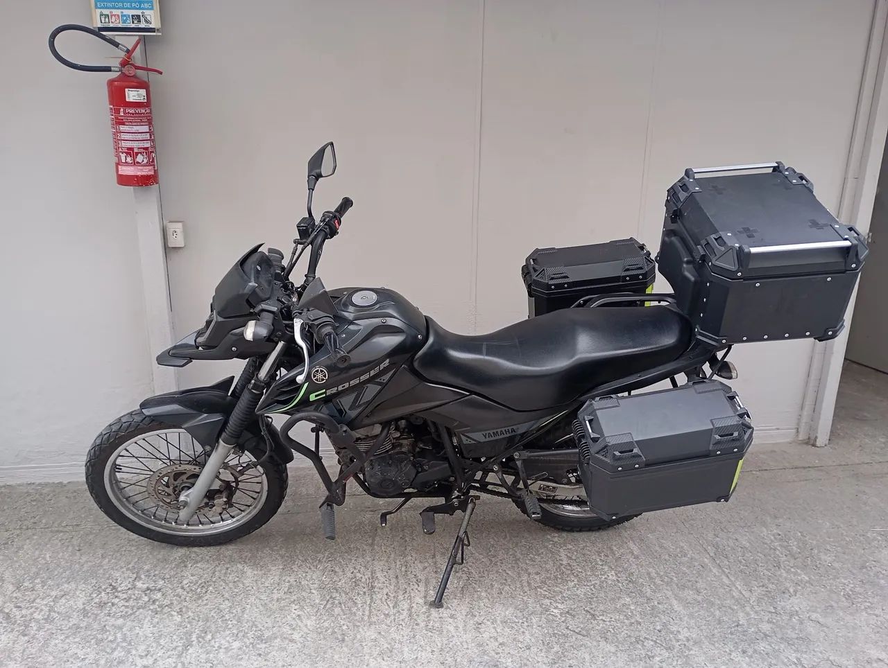 Crosser 2023 com todos os acessórios 