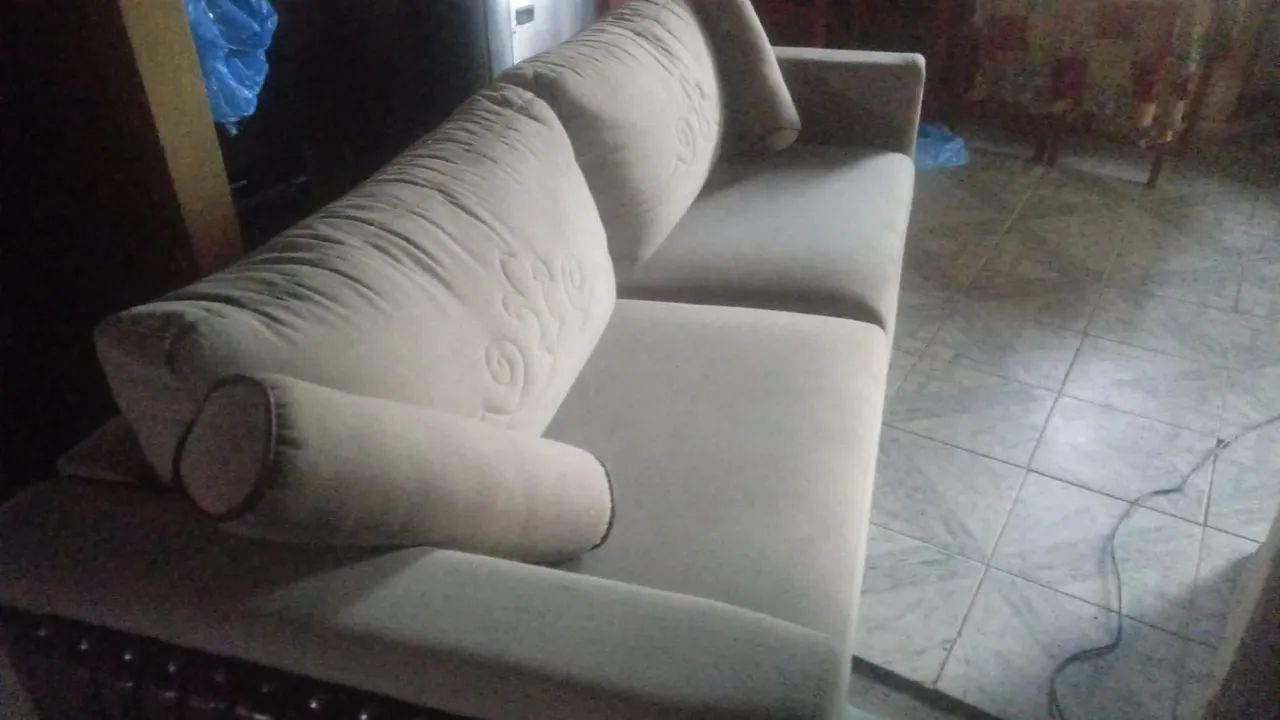 BELO SOFÁ CONSERVADO - Foto 3