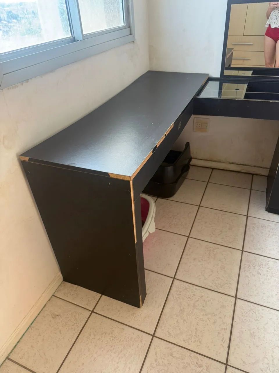 Mesa L com penteadeira e armário  - Foto 3