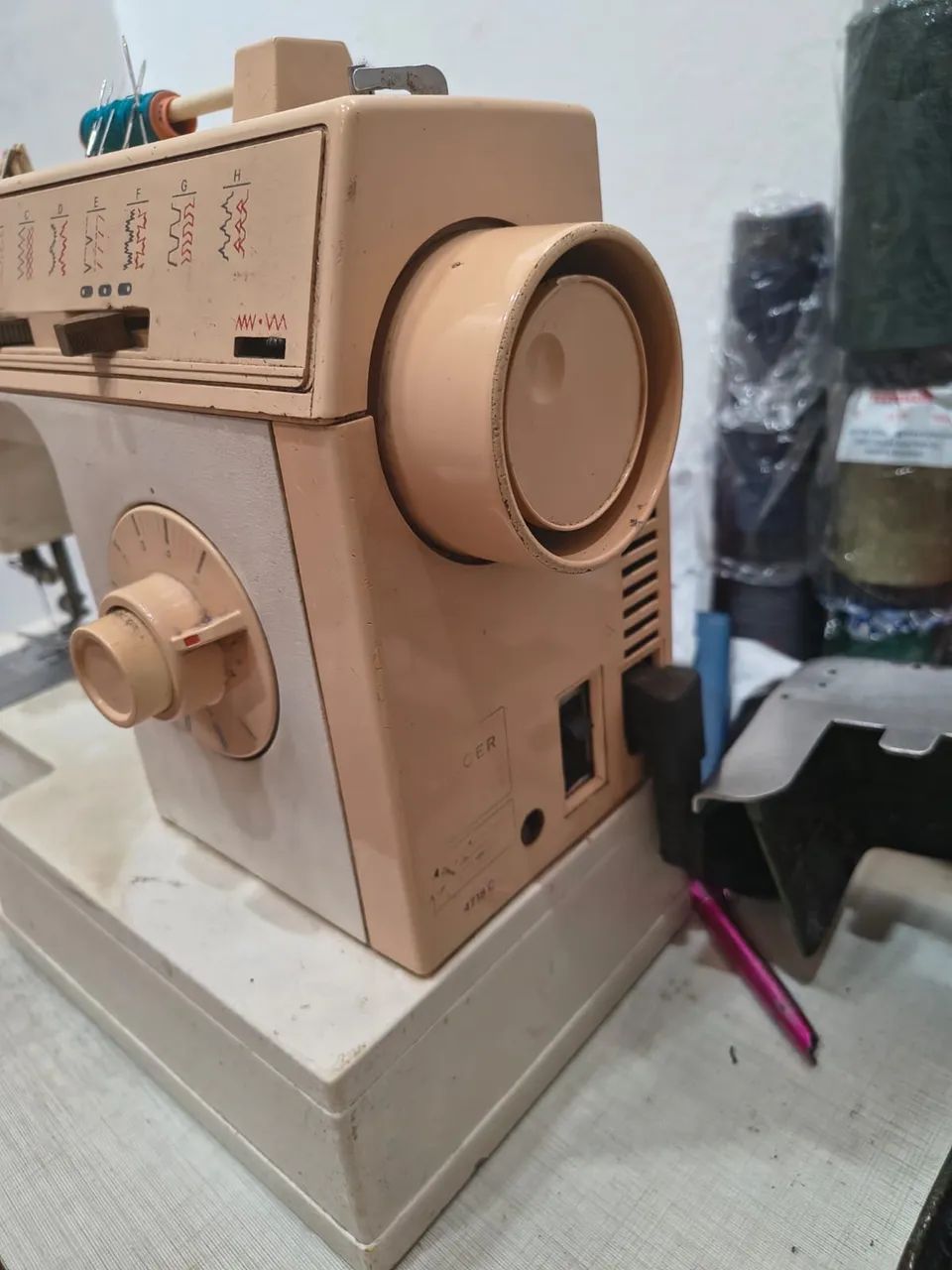 Máquina de costura - Foto 4