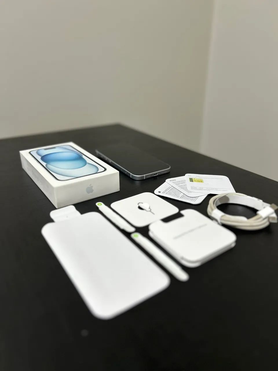 iPhone 15 - Azul 128gb c/ caixa 