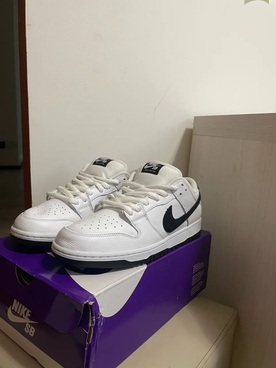 Nike SB Dunk Low Pro Branco/Preto  - Foto 2