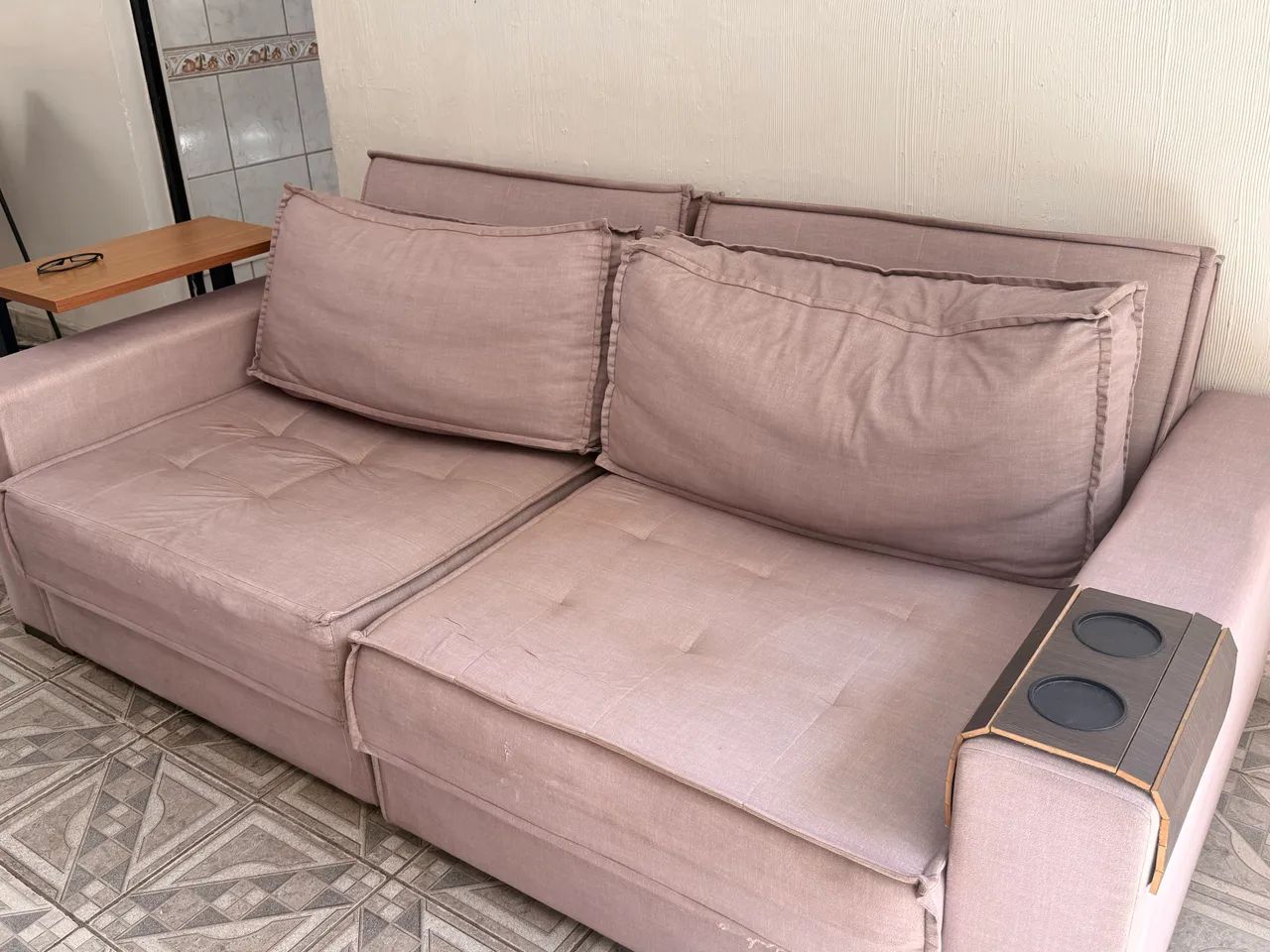 Sofá retrátil grande 2 lugares.
