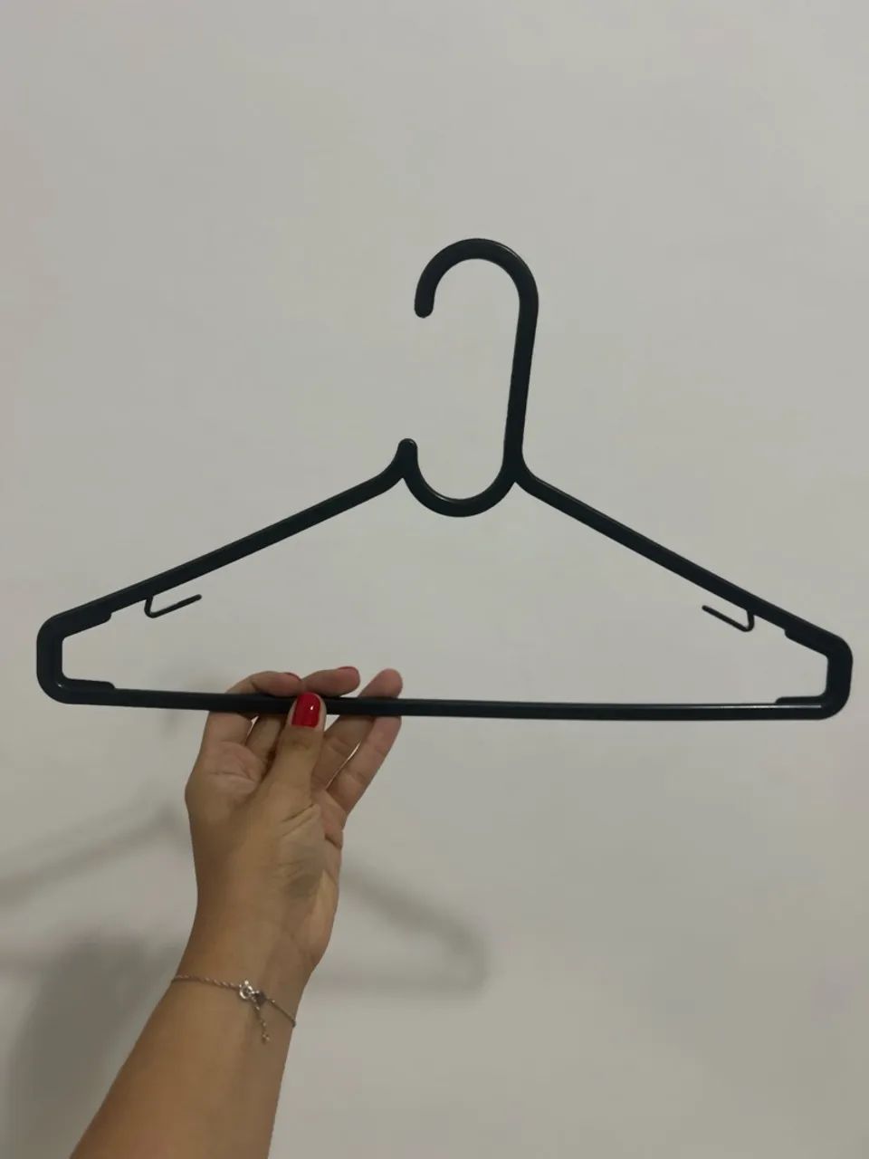 Vendo cabides de plástico preto  - Foto 3