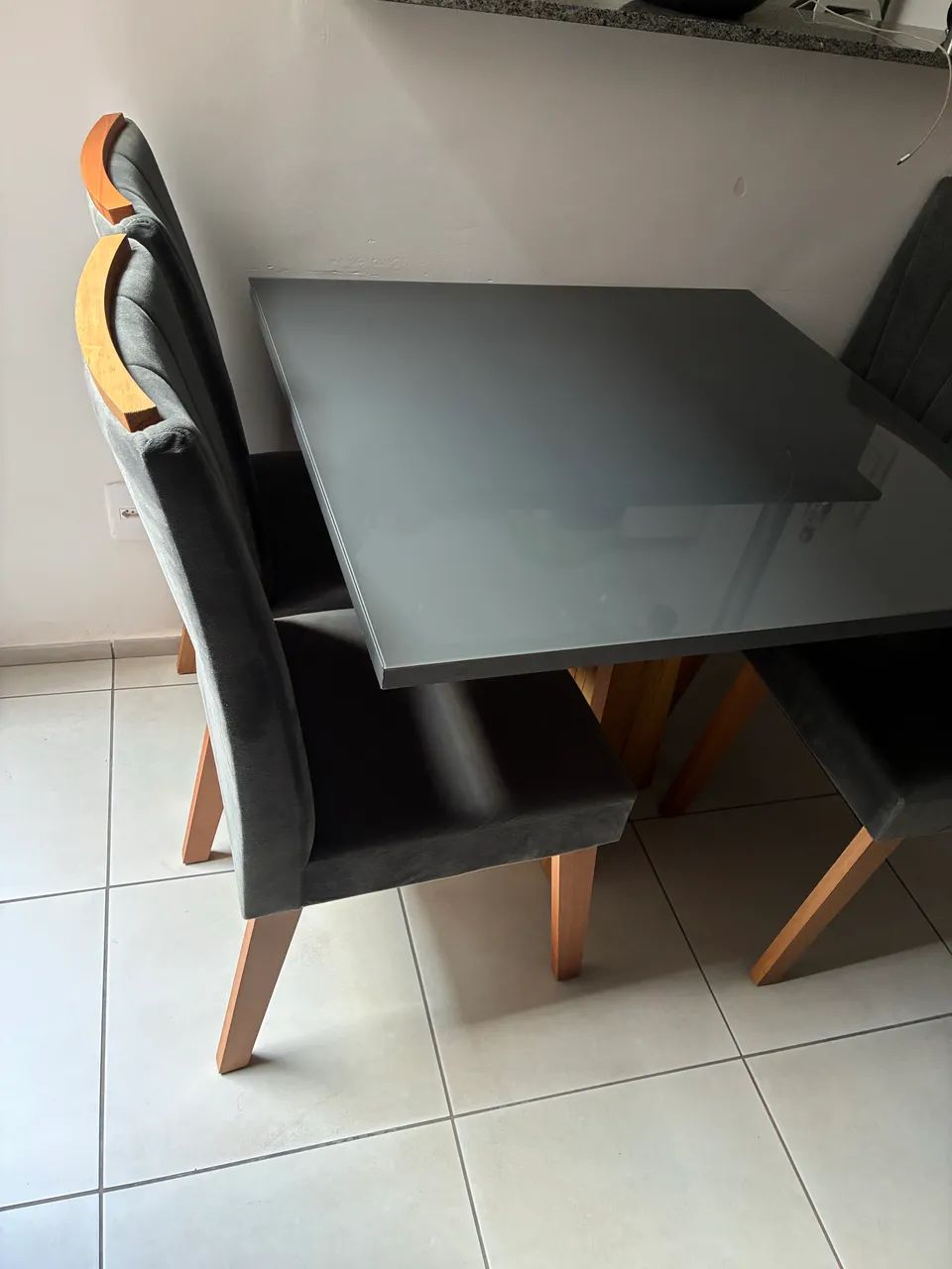 Conjunto de Mesa de Jantar Moderna com 4 Cadeiras Estofadas - Foto 3