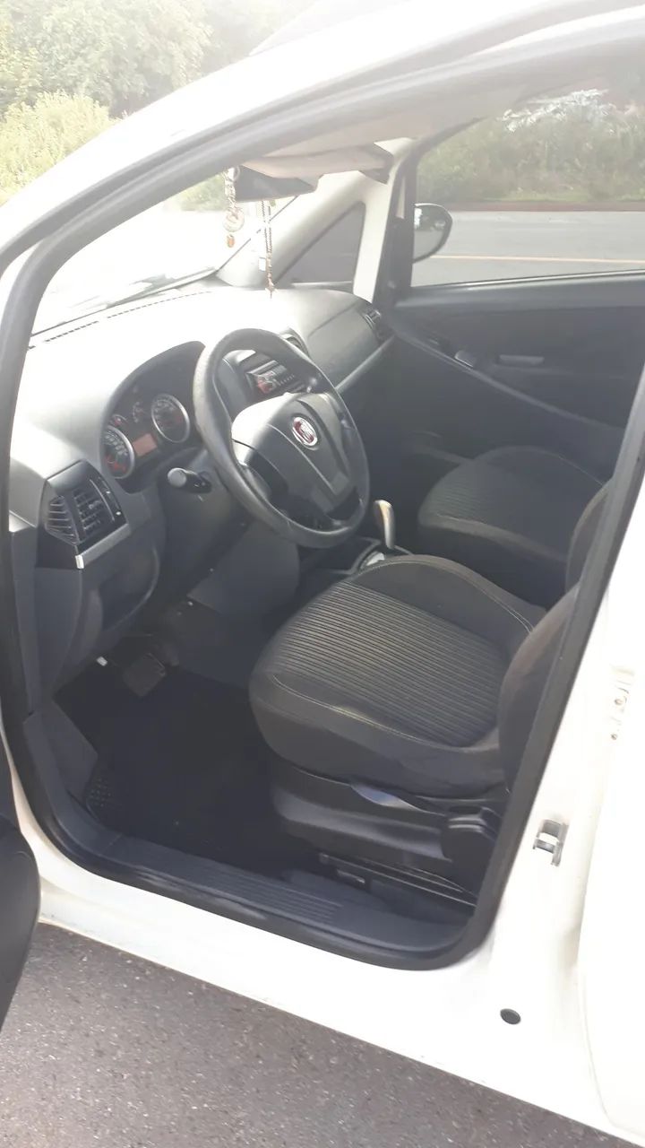 Fiat Idea Essence Dualogic 1.6 Flex 16V 5P 2013 - Foto 4