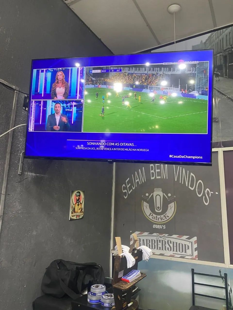 Vendo Smartv Philips 50 polegadas 4k top de linha em estado de nova Borda infinita R$ 1650 - Foto 4