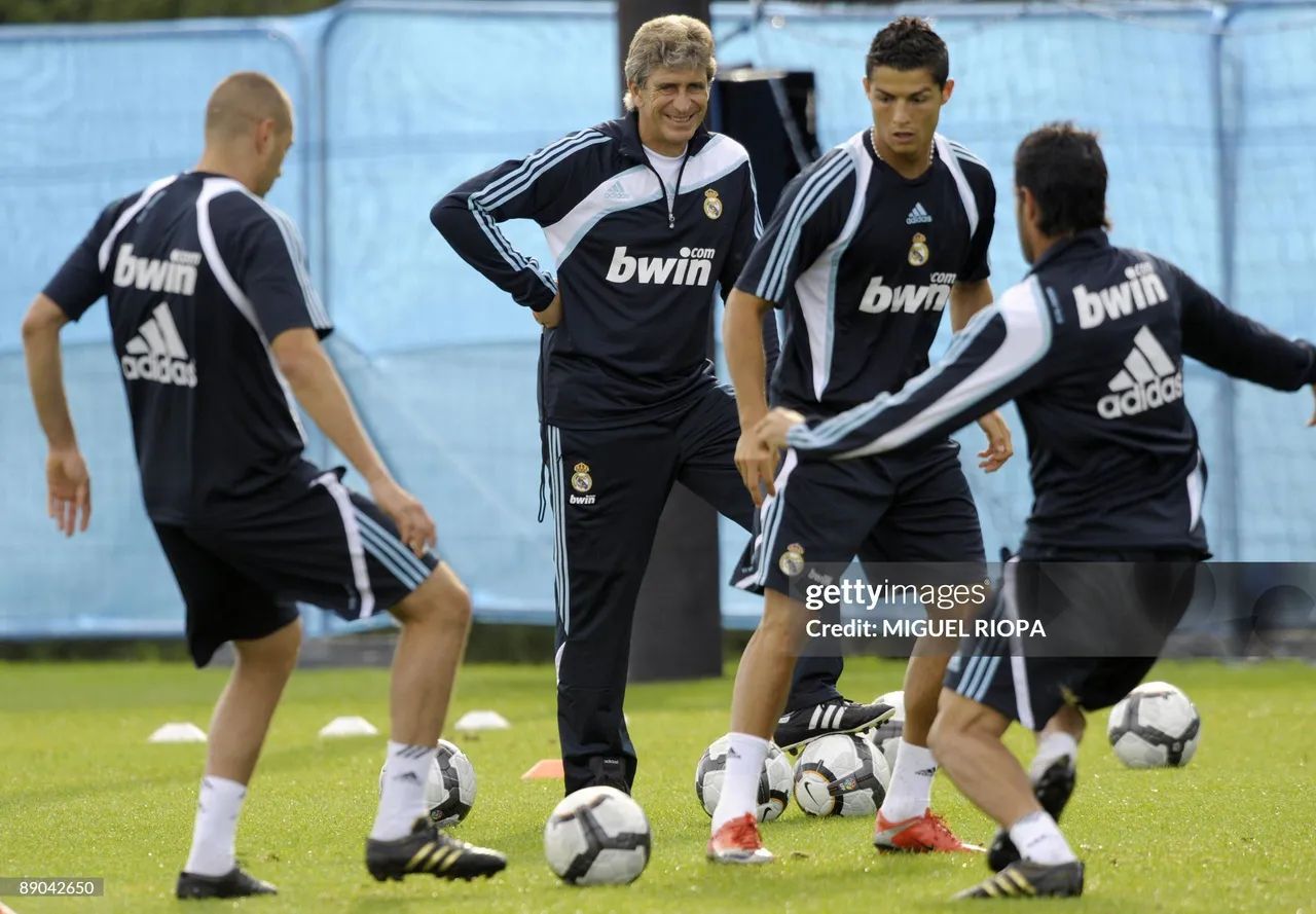 conjunto real madrid 2009/2010 - Foto 5
