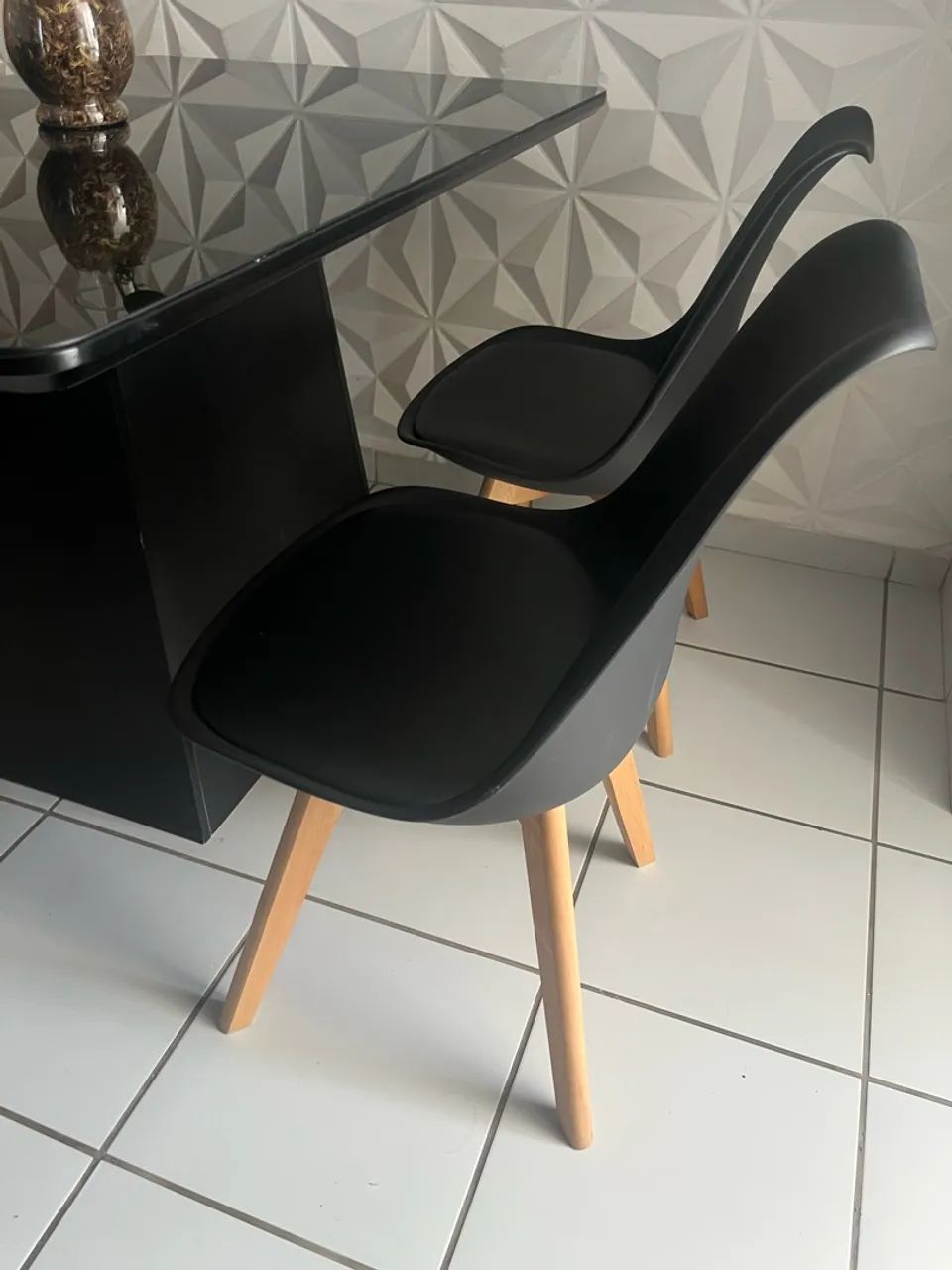 Mesa de jantar com quarto cadeiras  - Foto 2