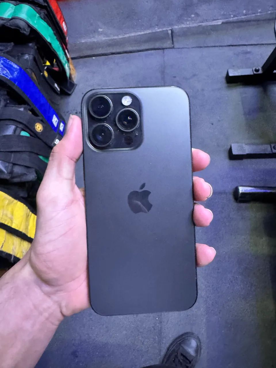iPhone 15 Pro Max, usado em perfeito estado. Sem peça trocada. - Foto 2
