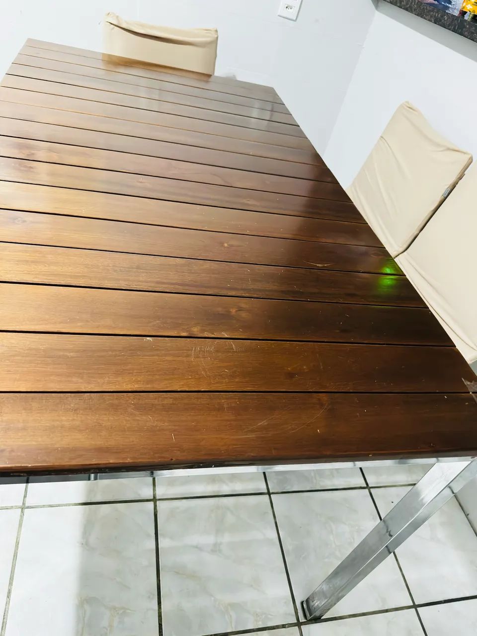 Mesa madeira com 6 cadeiras - Foto 4