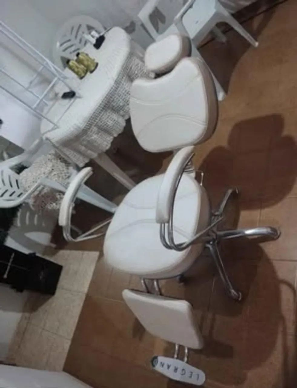 Vendo cadeira Hidráulica semi-Nova  - Foto 4