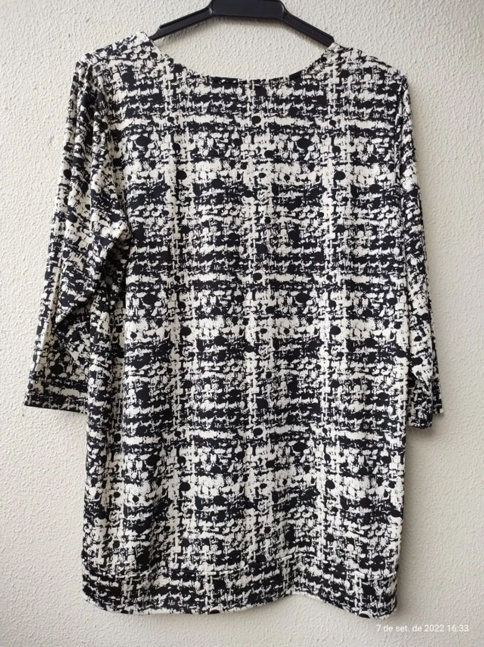 blusa estampada plus size manga 3/4 tamanho 50 - Foto 2