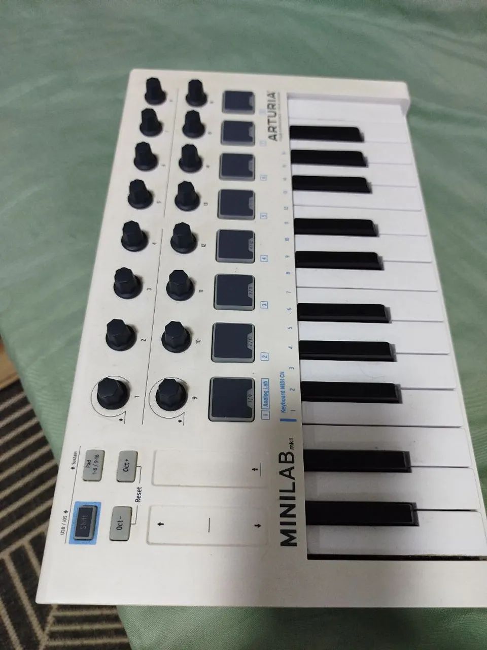 Controlador Mid Arturia  - Foto 4