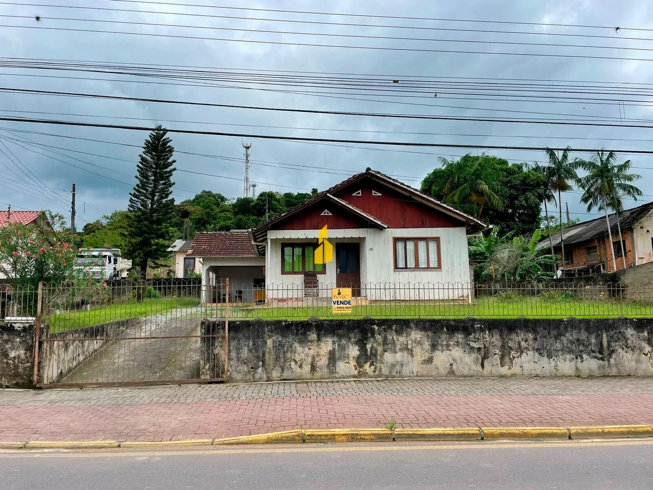 Casa com terreno de 509 m²