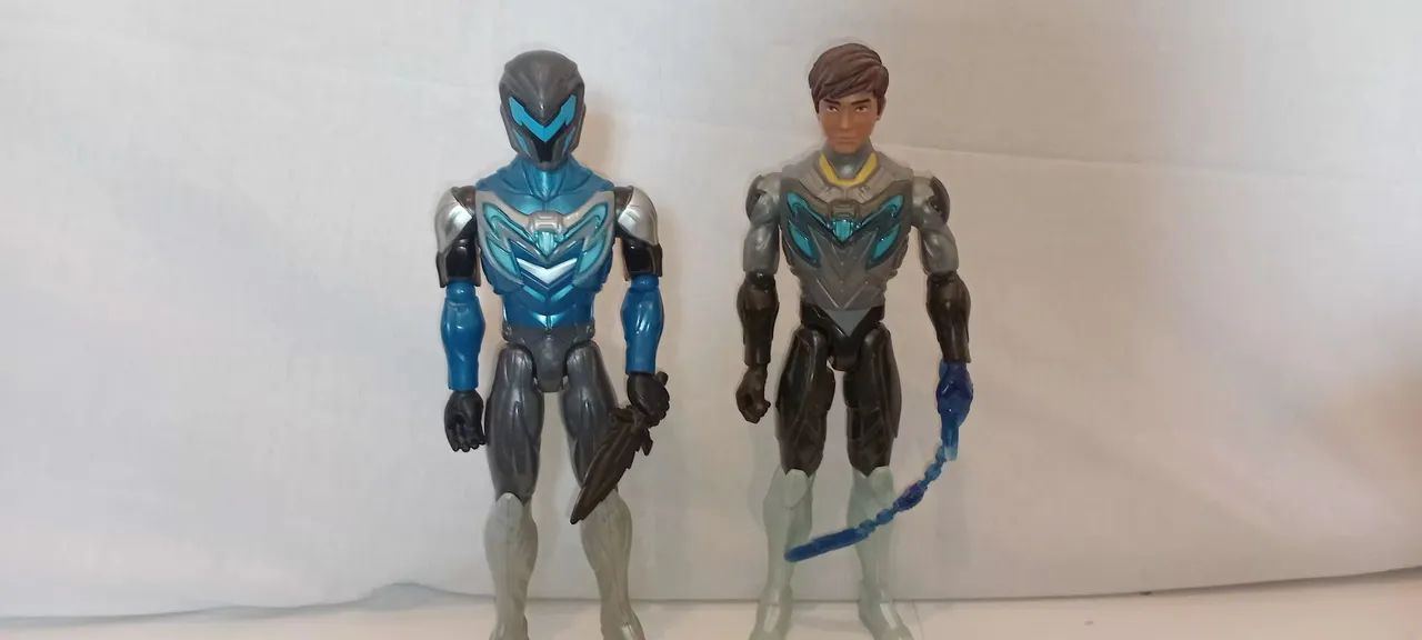 Bonecos Max Steel