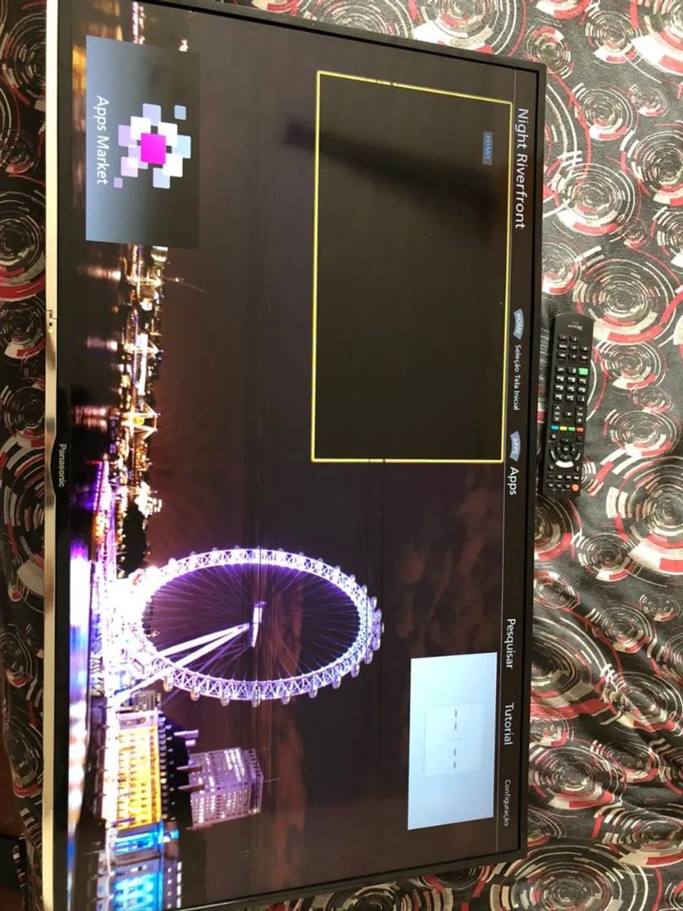 Tv Panasonic, 43 polegadas, tem uma linha na tela mais não interfere em nada 