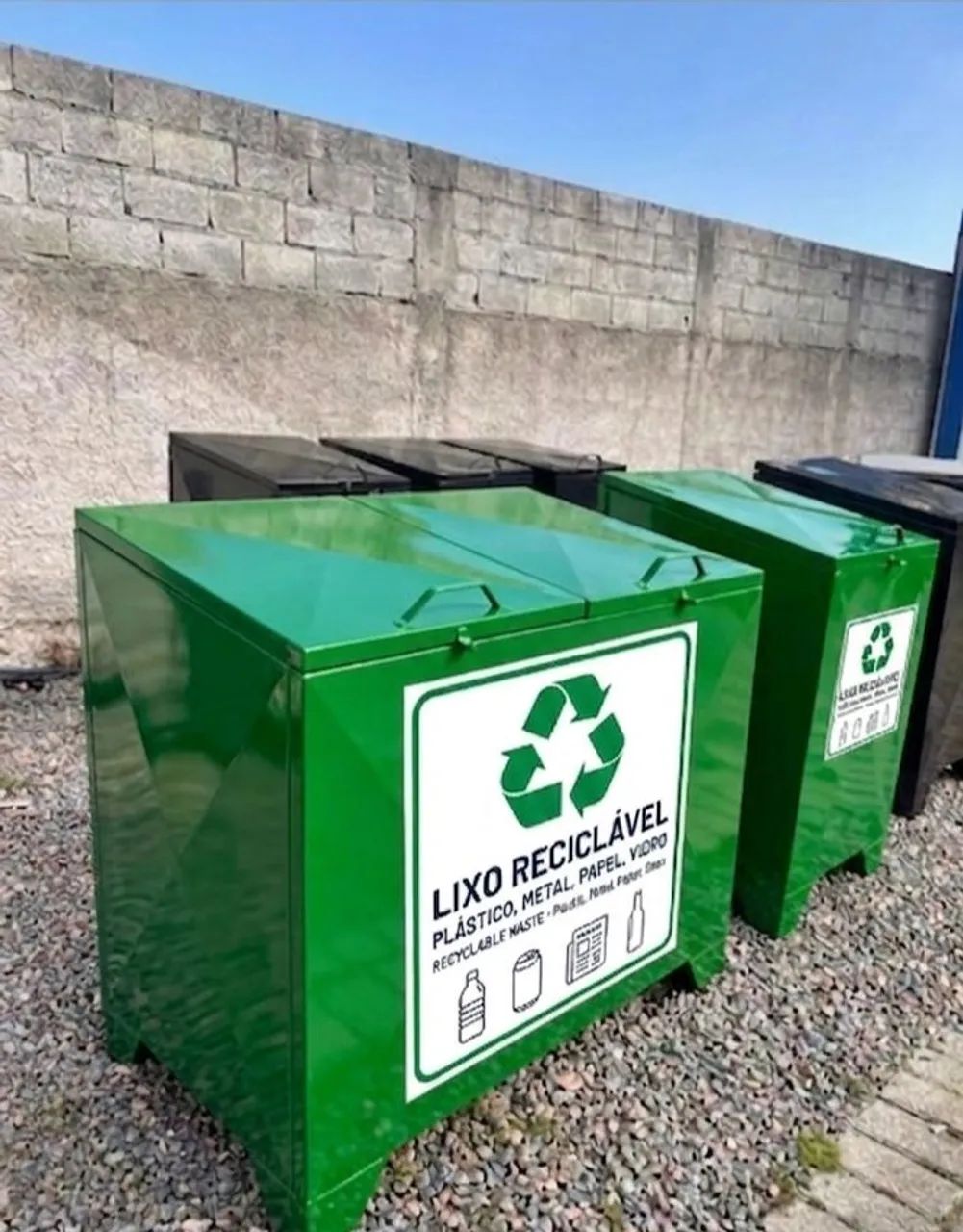 Lixeira 1200lts . Excelente capacidade 