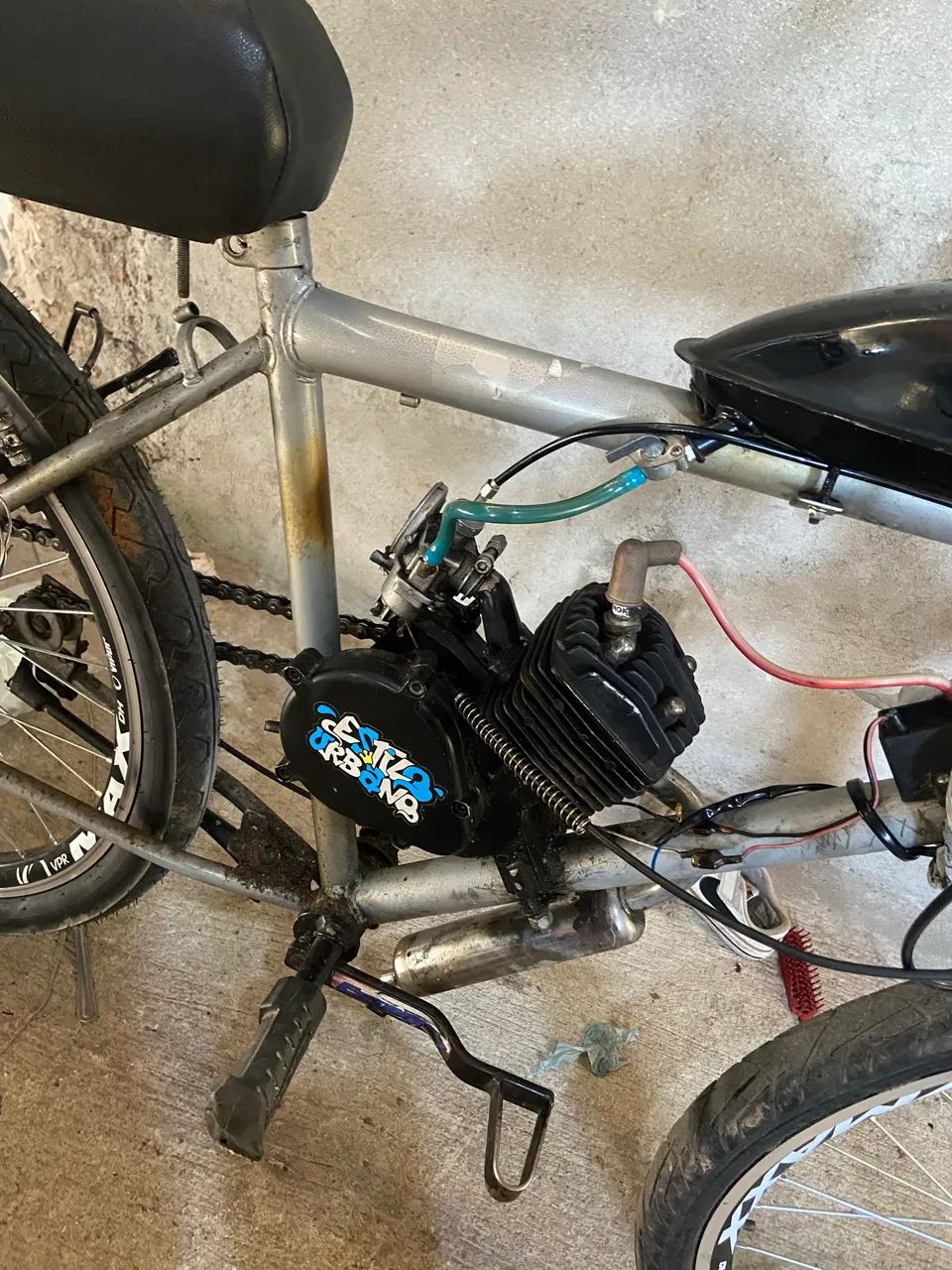 Vendo bicicleta motorizada 2T completa - Foto 4