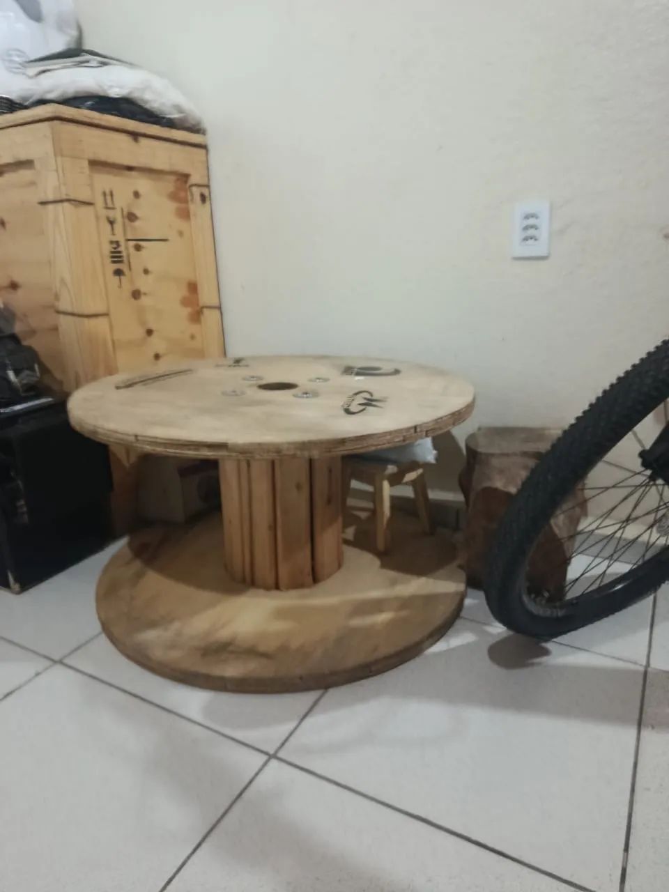 Carretel de madeira 