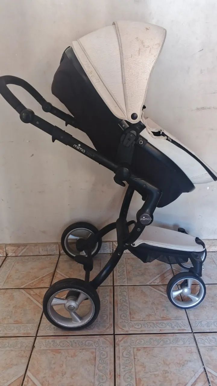 Vende-se carrinho de bebê e bebe conforto 