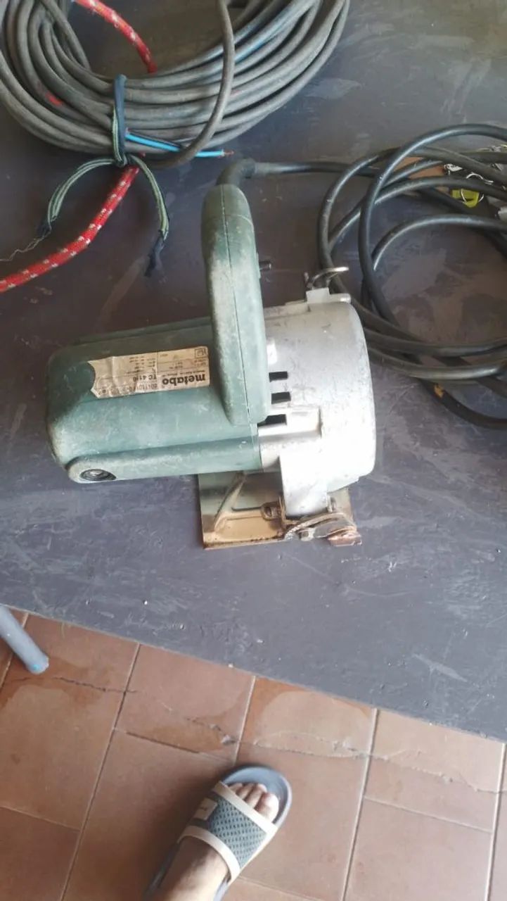 Serra Circular DeWalt - Profissional | Robusta e Resistente 220v  - Foto 2