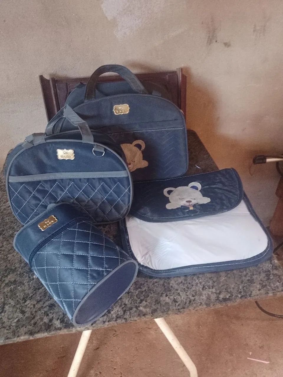Vendo carrinho de bebê masculino e kit de bolsa saída maternidade  - Foto 2
