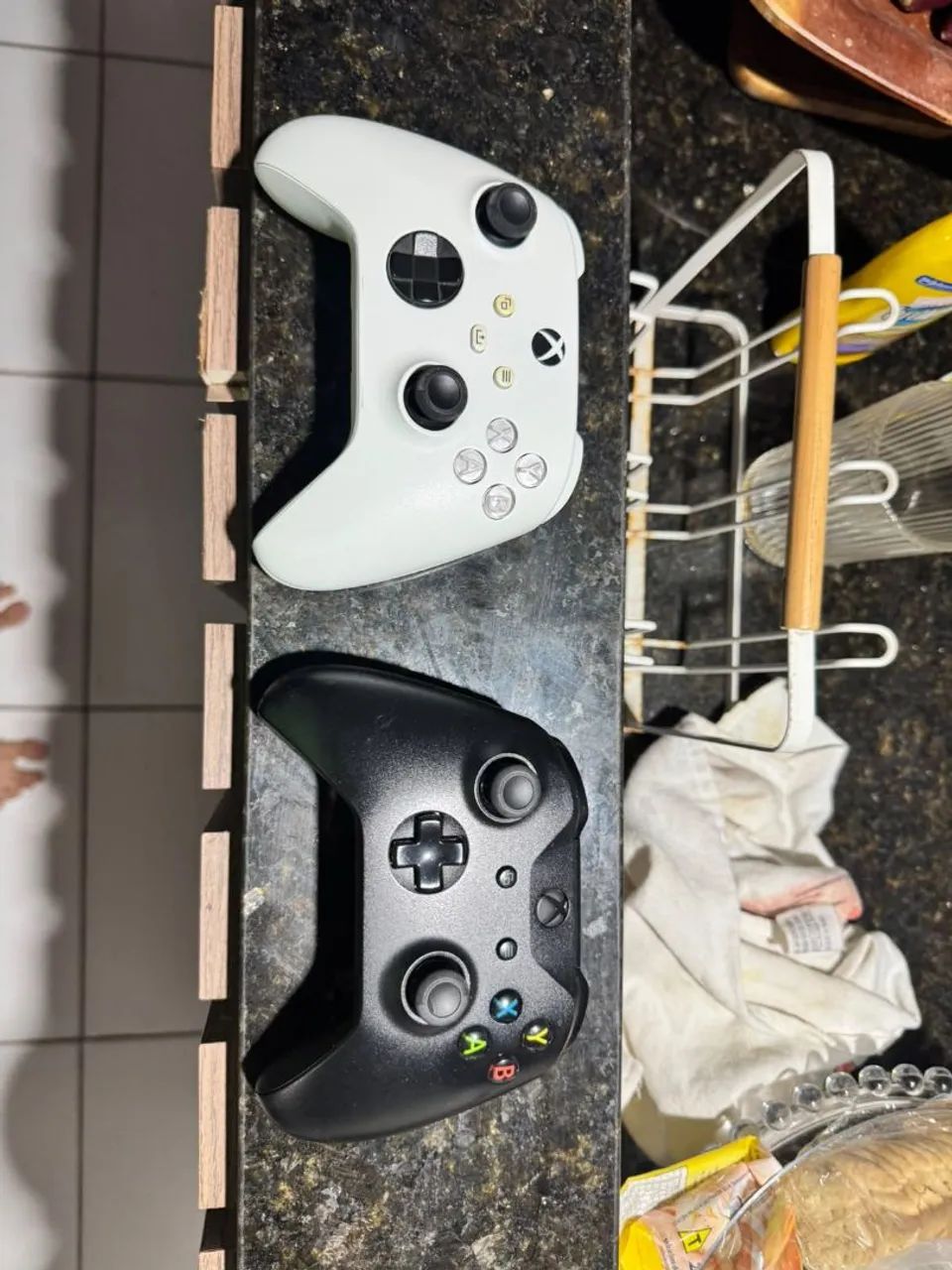 Xbox One X 1TB - Foto 3