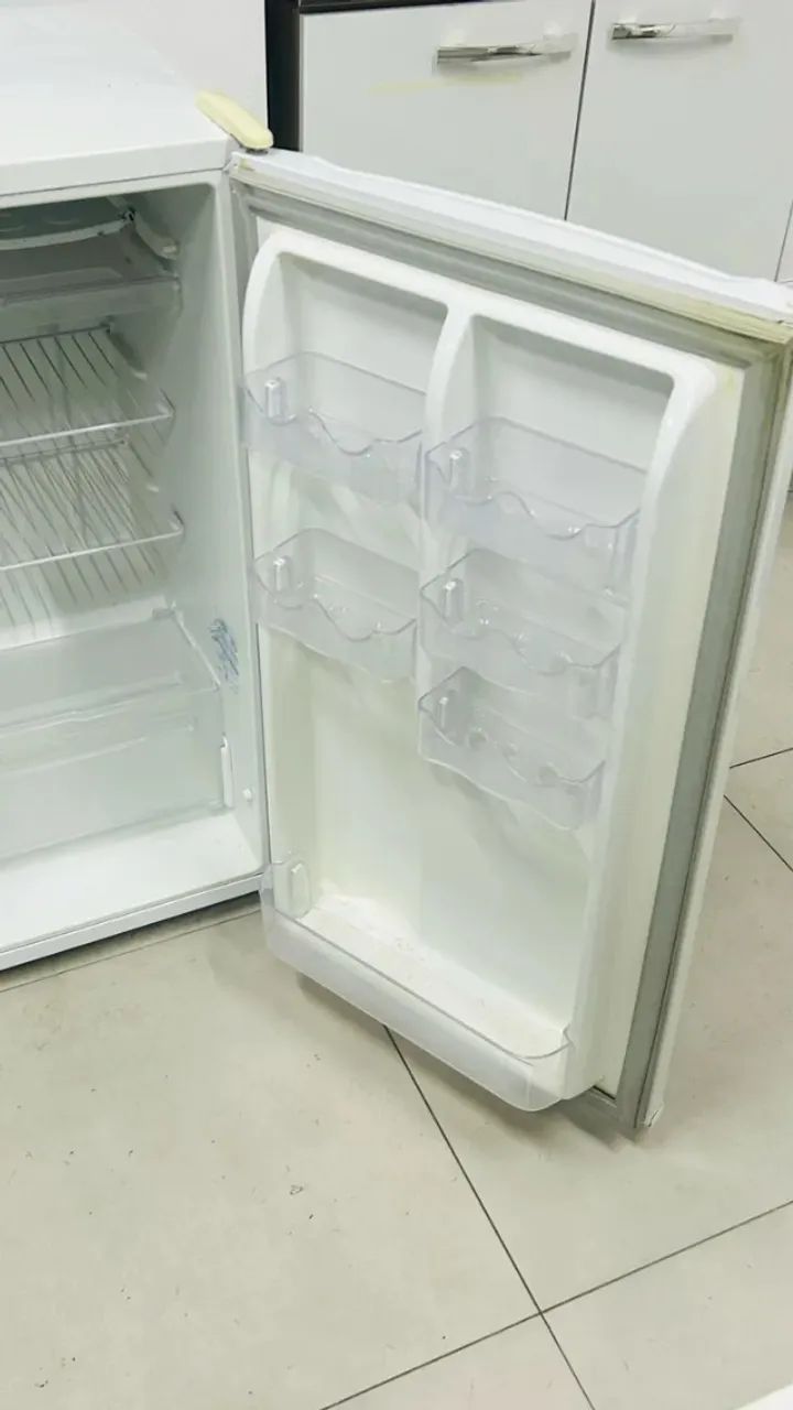 Frigobar 122L Electrolux - Foto 3