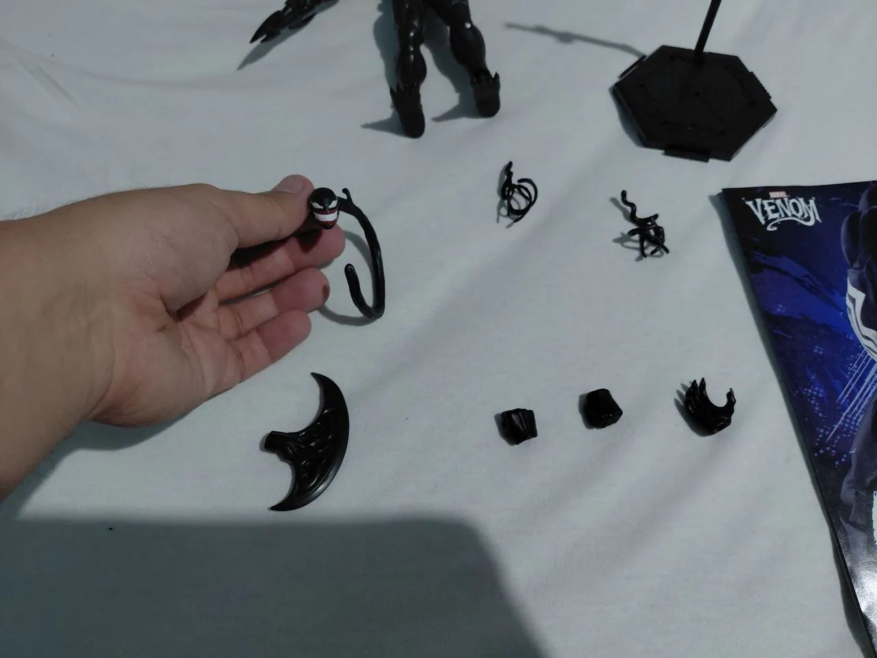 Action Figure Venom FoundJoy (já montado) - Foto 3