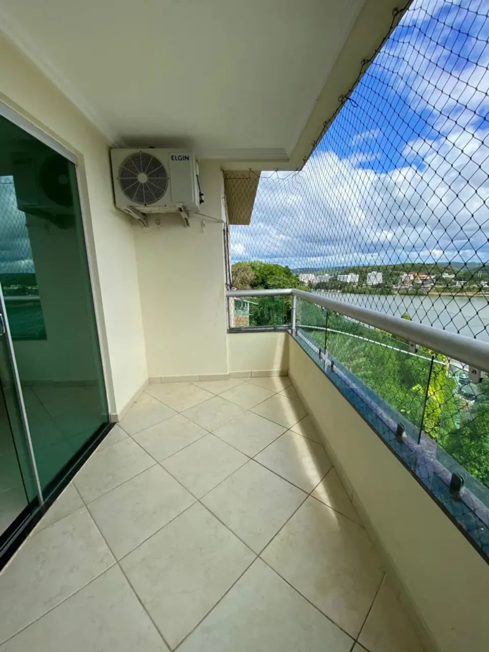 BELISSÍMO APARTAMENTO COM VISTA NO CENTRO - Foto 2
