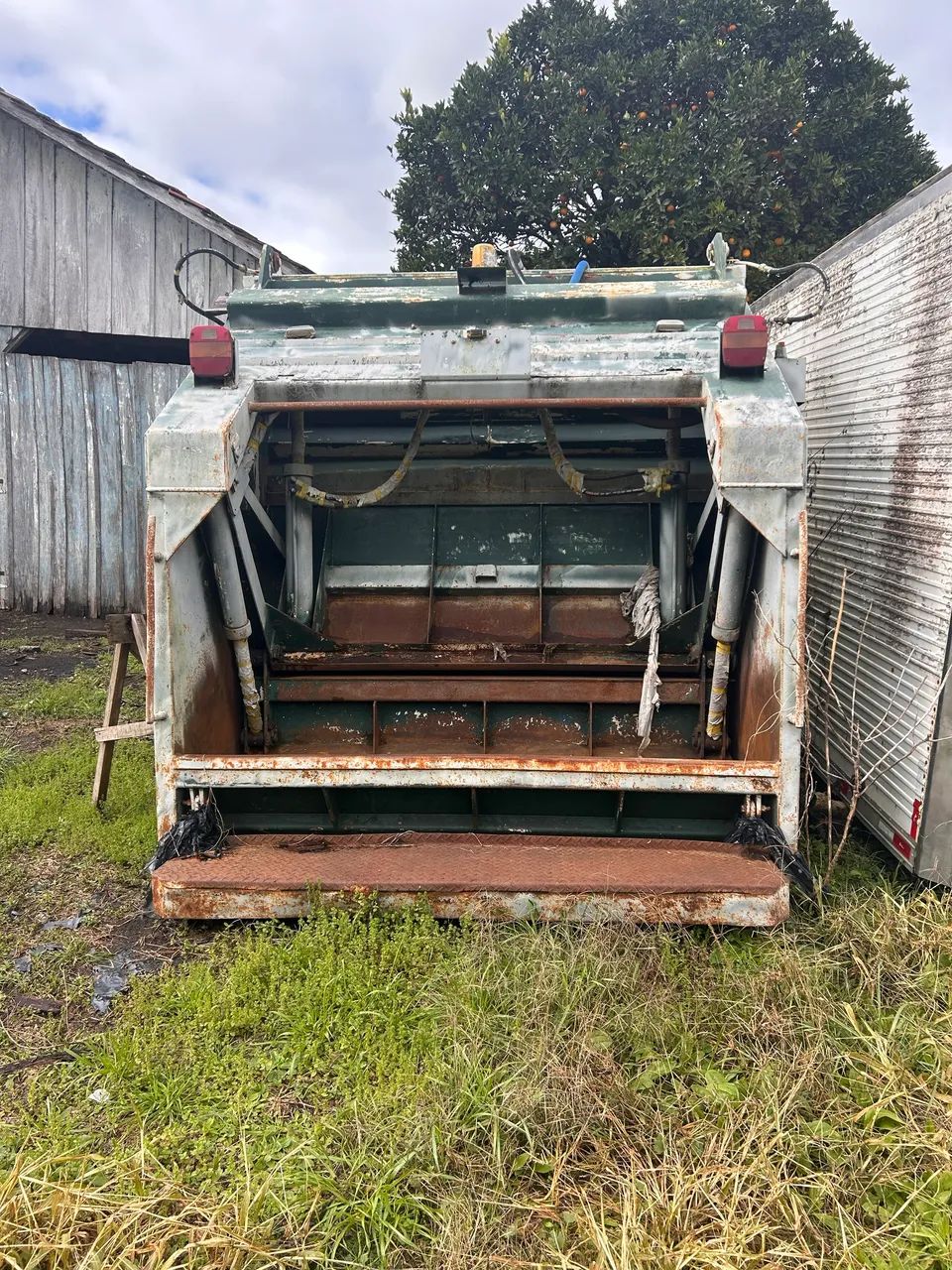 Compactador de Lixo Damaeq