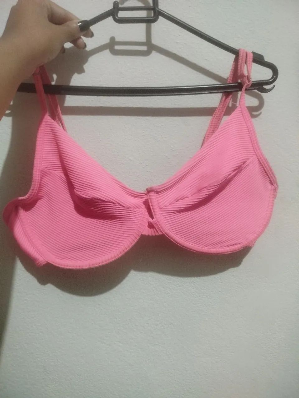 Top de biquíni rosa canelado