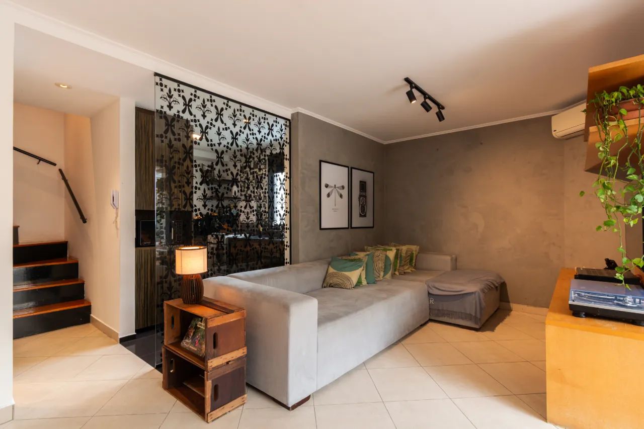 Duplex para venda em Pinheiros com 2 quartos, sendo 2 suítes, 110m²