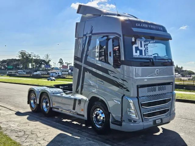 Volvo FH 540 6x4 Bug Leve Globetrotter Ano 24 Mídia Grande Geladeira Mola Freio a tambor - Foto 14