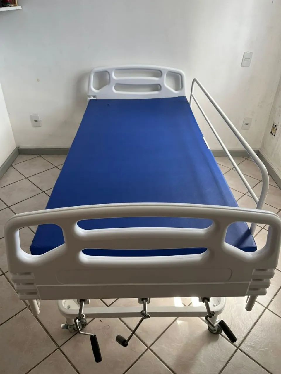 Vendo cama hospitalar