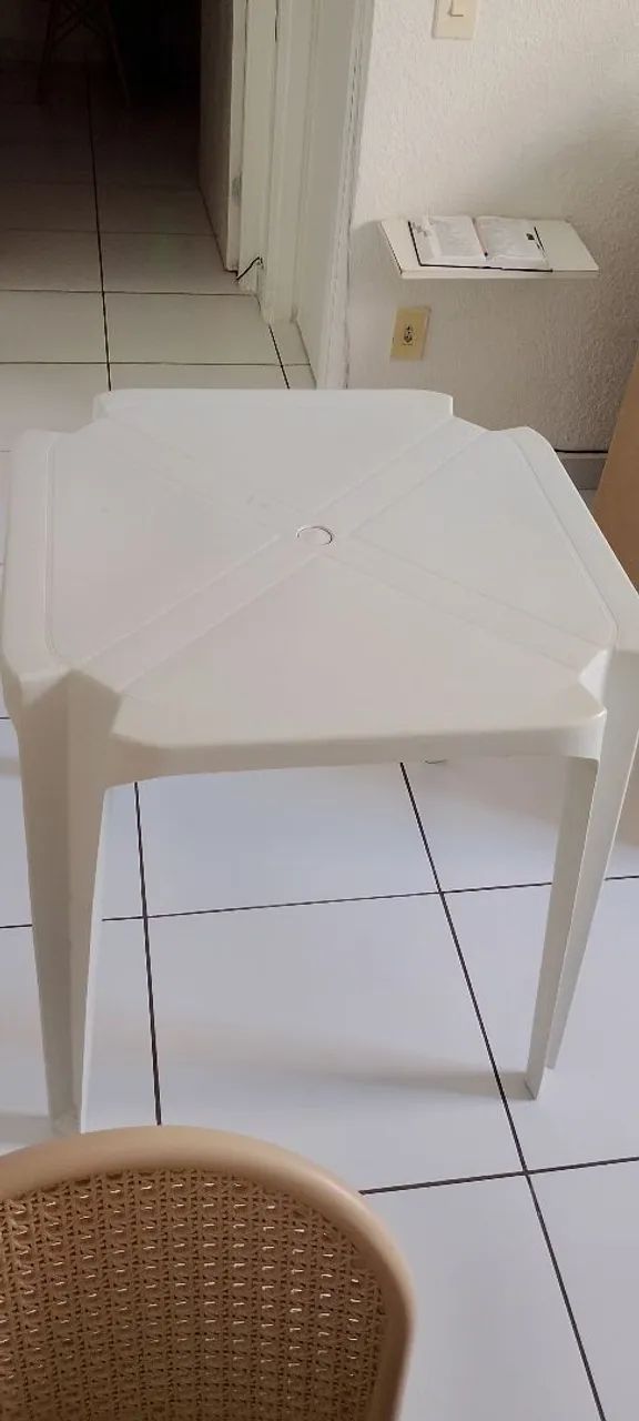 Mesa com tampo branco  - Foto 2
