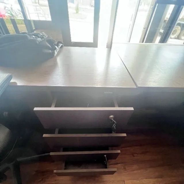 Móveis de escritório - Balcão, Mesa em L e Cadeiras - Foto 3