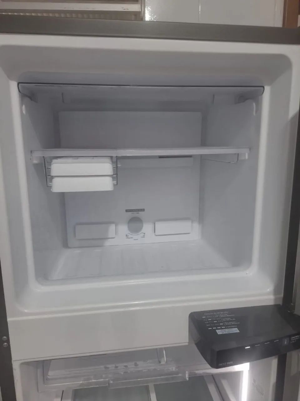  Geladeira Brastemp 375l seminova - Foto 4
