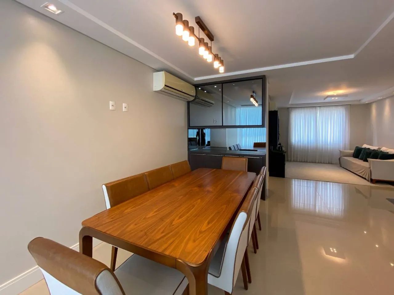 Apartamento mobiliado com 3 suítes para alugar na região central  Rua 2950 em Balneário Ca - Foto 6