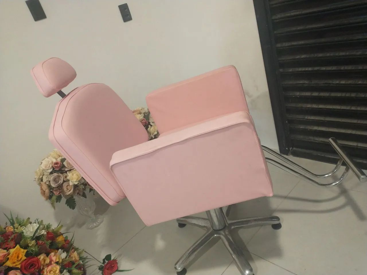Vendo cadeira de salão giratória  - Foto 3