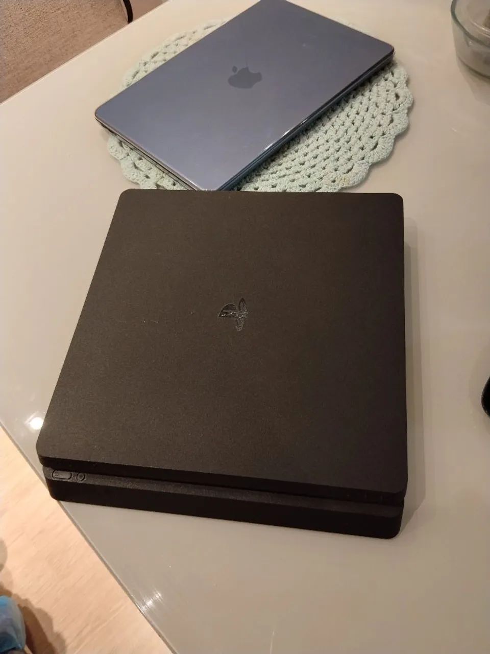 Vendo PS4  em ótimo estado com 2 controles  - Foto 4